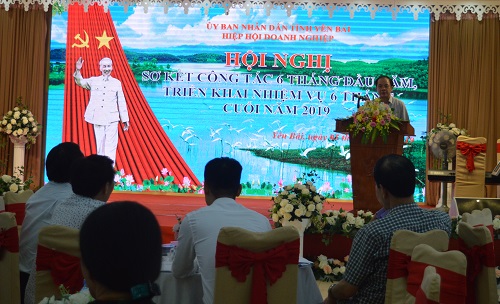 Phó Chủ tịch Thường trực UBND tỉnh Tạ Văn Long kết luận hội nghị